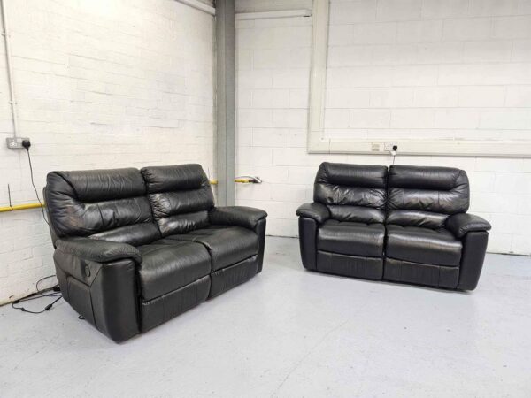 Lazyboy 2 and 2 Seater Black Leather Electric Recliner Sofas & USB - Image 6