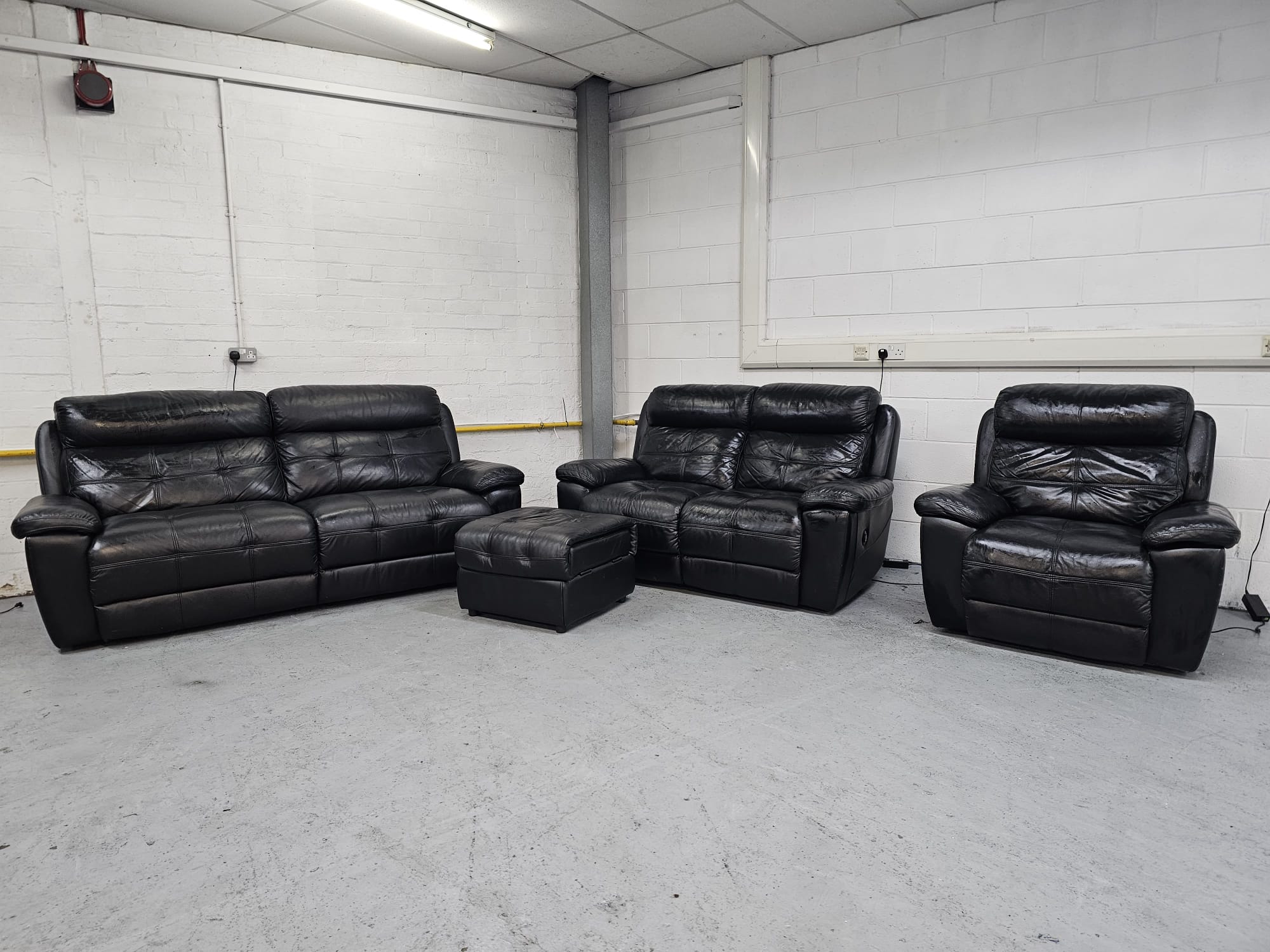 Dfs leather sales recliner sofa