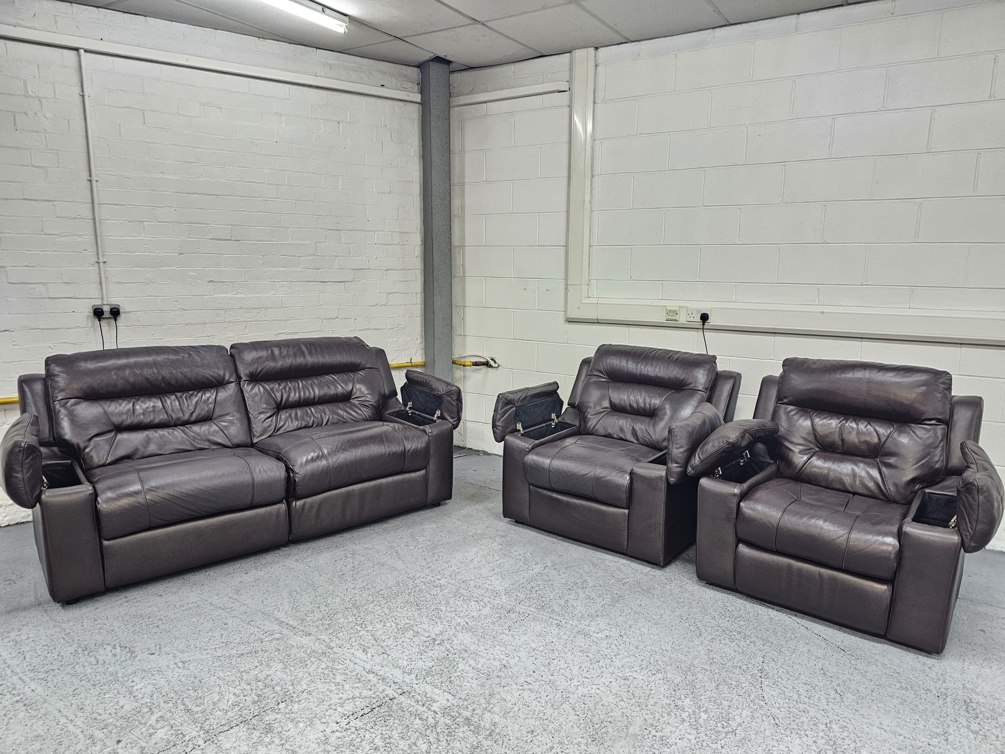 Dfs grey leather discount recliner sofa