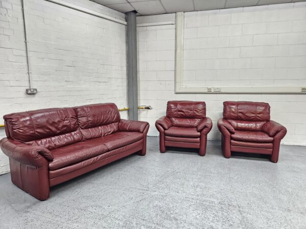 Scs Red Leather 3 Piece Suite Sofa and Chairs - Image 5