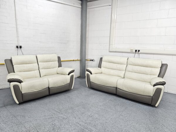 Scs Cream and White Leather 3 and 2 Seaters Electric Recliner Sofas