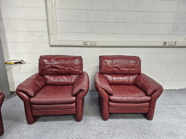 Scs Red Leather 3 Piece Suite Sofa and Chairs - Image 6