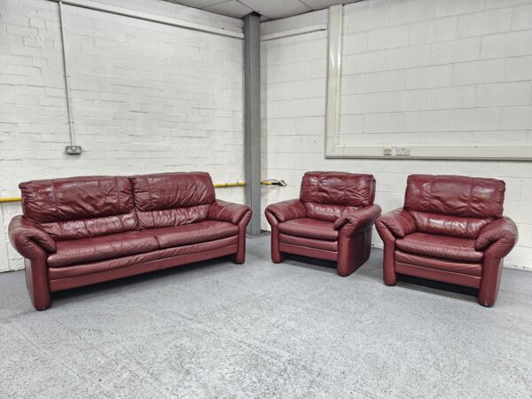 Scs Red Leather 3 Piece Suite Sofa and Chairs