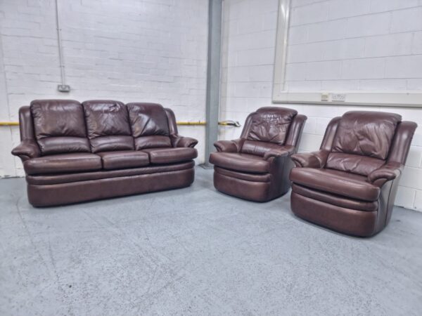 G Plan Premium Leather High Seat 3 Piece Suite Sofa and Chairs - Image 4