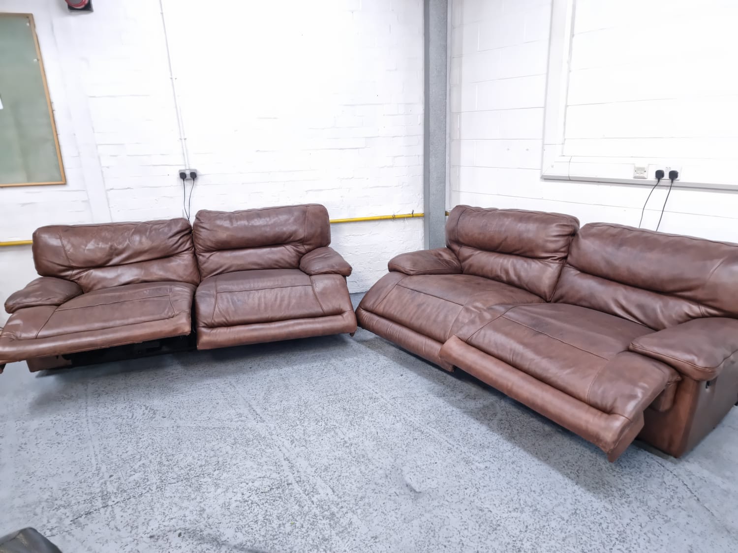 3 seater leather sofa harveys discount