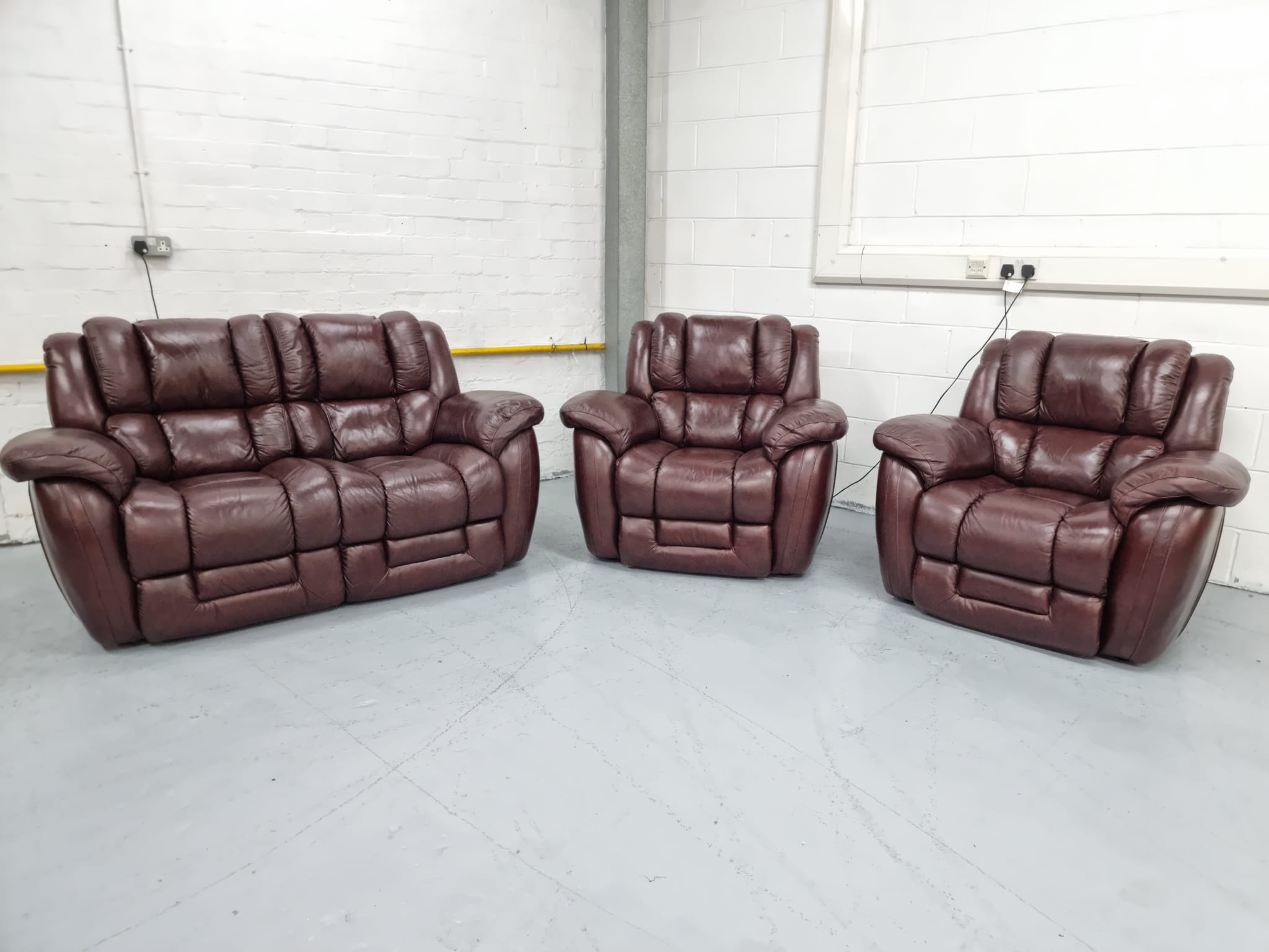 Lazyboy Oxblood Full Leather 3 Piece Suite Sofa and Chairs