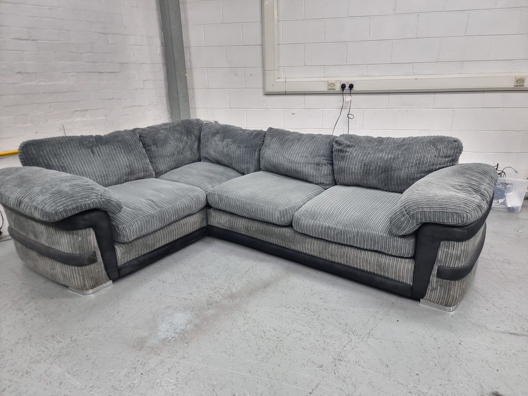 Barlow sofa dfs sales