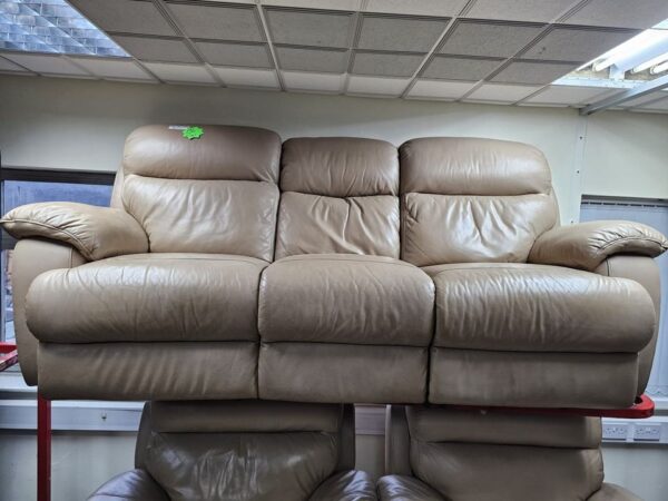 Oak Furniture Land Cream Leather 3 Piece Suite Sofa and Chairs - Image 2
