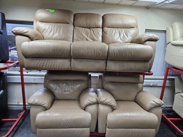 Oak Furniture Land Cream Leather 3 Piece Suite Sofa and Chairs