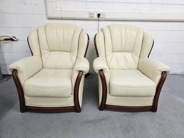 Italian Leather 3 Piece Suite Sofa and Chairs - Image 5