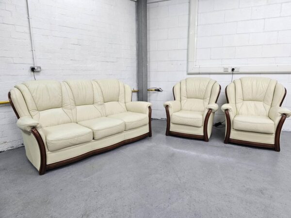 Italian Leather 3 Piece Suite Sofa and Chairs - Image 3