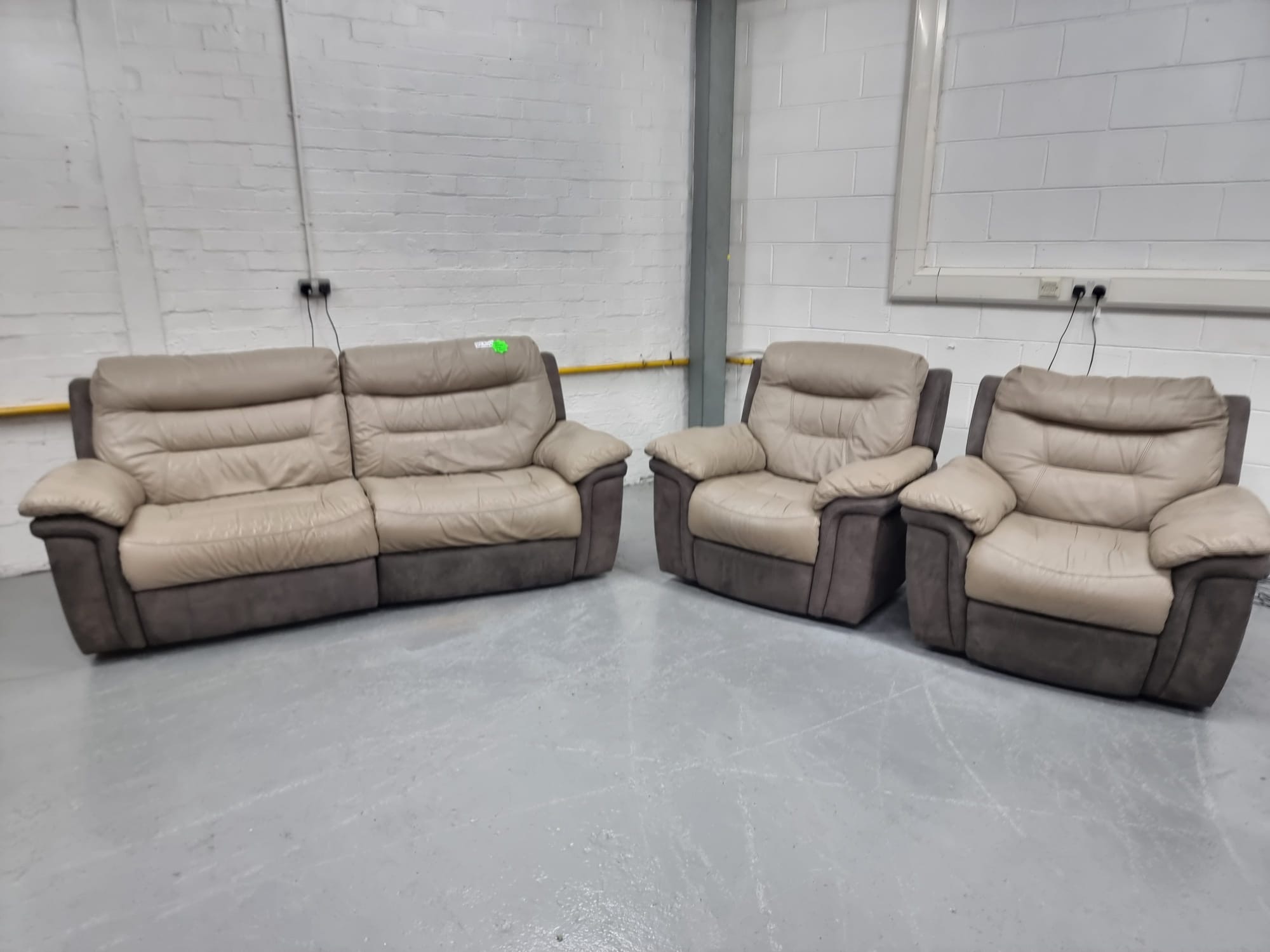 Dfs 3 seater sofa hotsell