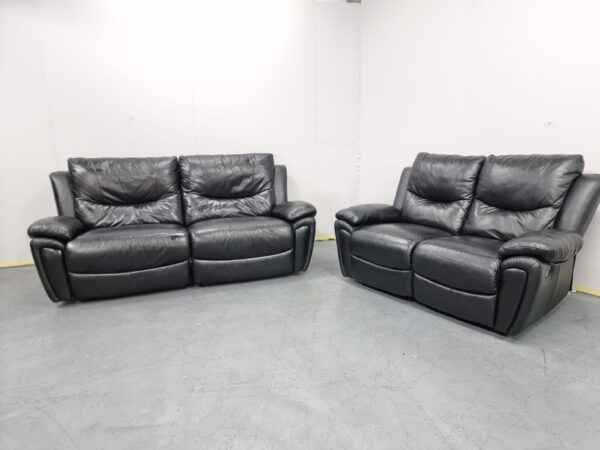 Scs Black Leather 3 Electric and 2 Seater Manual Recliner Sofas - Image 3
