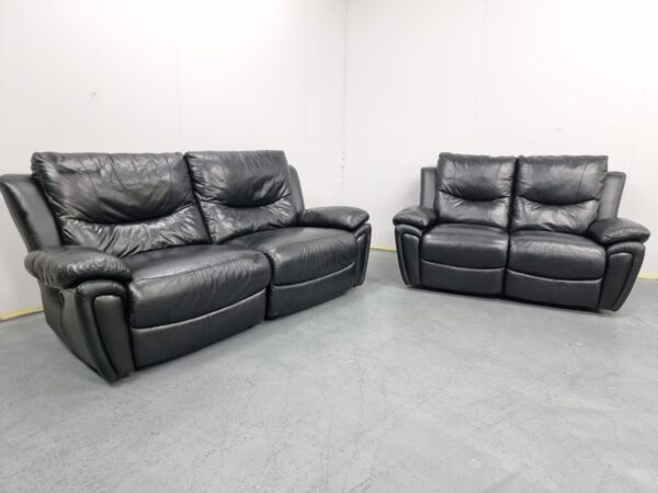 Scs Black Leather 3 Electric and 2 Seater Manual Recliner Sofas - Image 4
