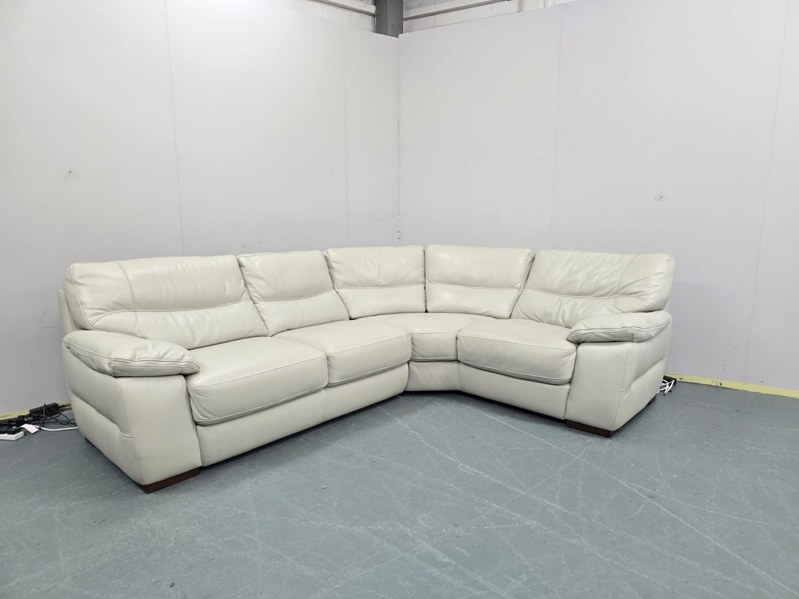 Corner sofa clearance ex display discount