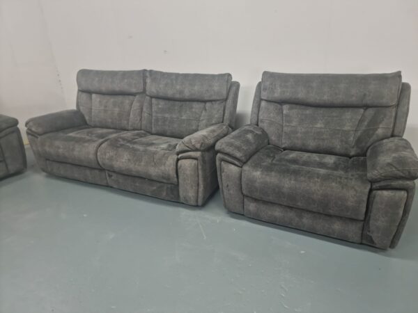 Scs Nero 3 Piece Suite 3 Seater Electric Recliner Sofa and Manual Recliner 4 Seater and Cuddle Chair - Image 3