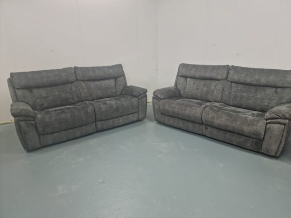 Scs Nero 3 Piece Suite 3 Seater Electric Recliner Sofa and Manual Recliner 4 Seater and Cuddle Chair - Image 4