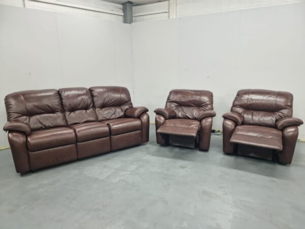 G Plan Leather 3 Piece Suite Static 3 Seater and Electric Recliner Chairs - Image 4