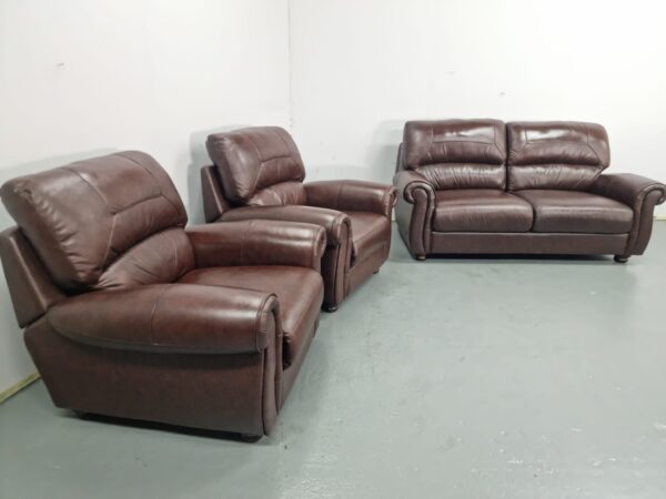 Ex Display Sofa House Leather 3 Piece Suite Sofa and Chairs - Image 5