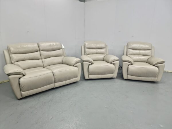 Oak Furniture Land Leather 3 Piece Suite Recliner Sofa and Chairs - Image 3