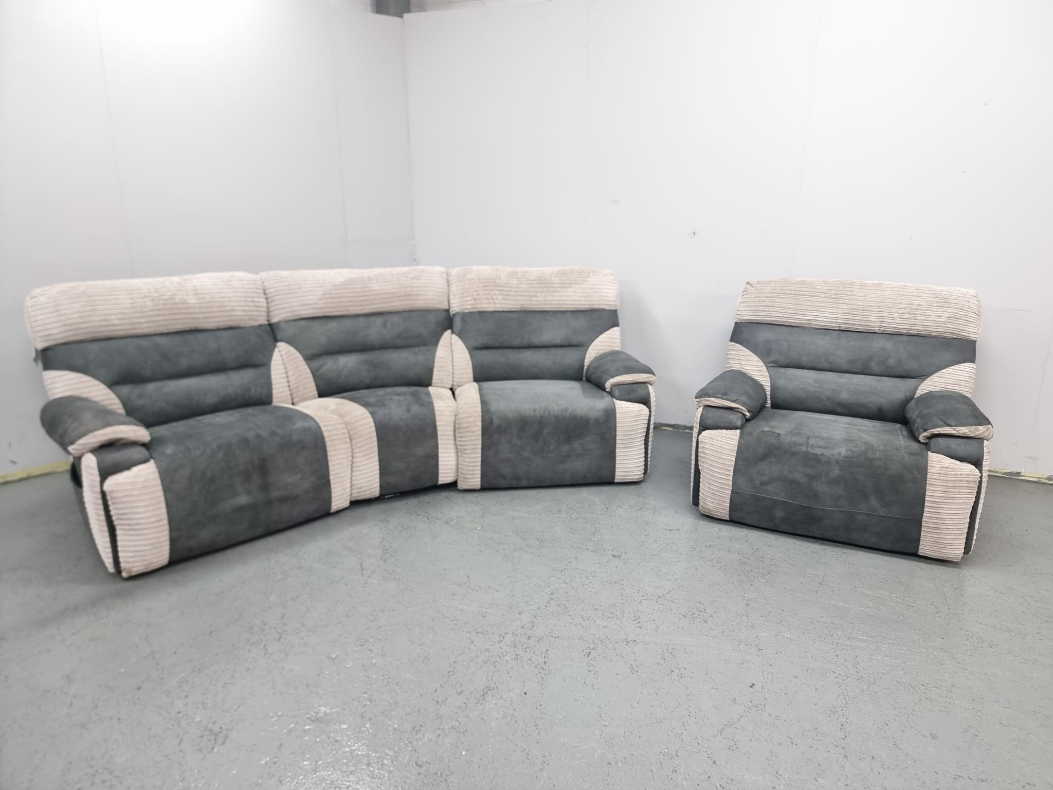 Curved recliner sofa online