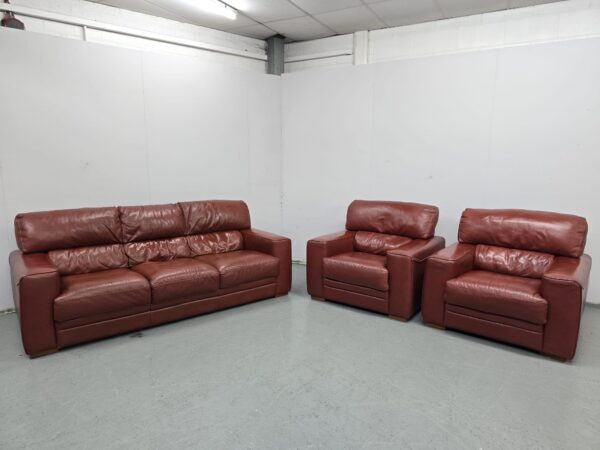 Violino Oxblood Leather 3 Piece Suite Sofa and Chairs - Image 3