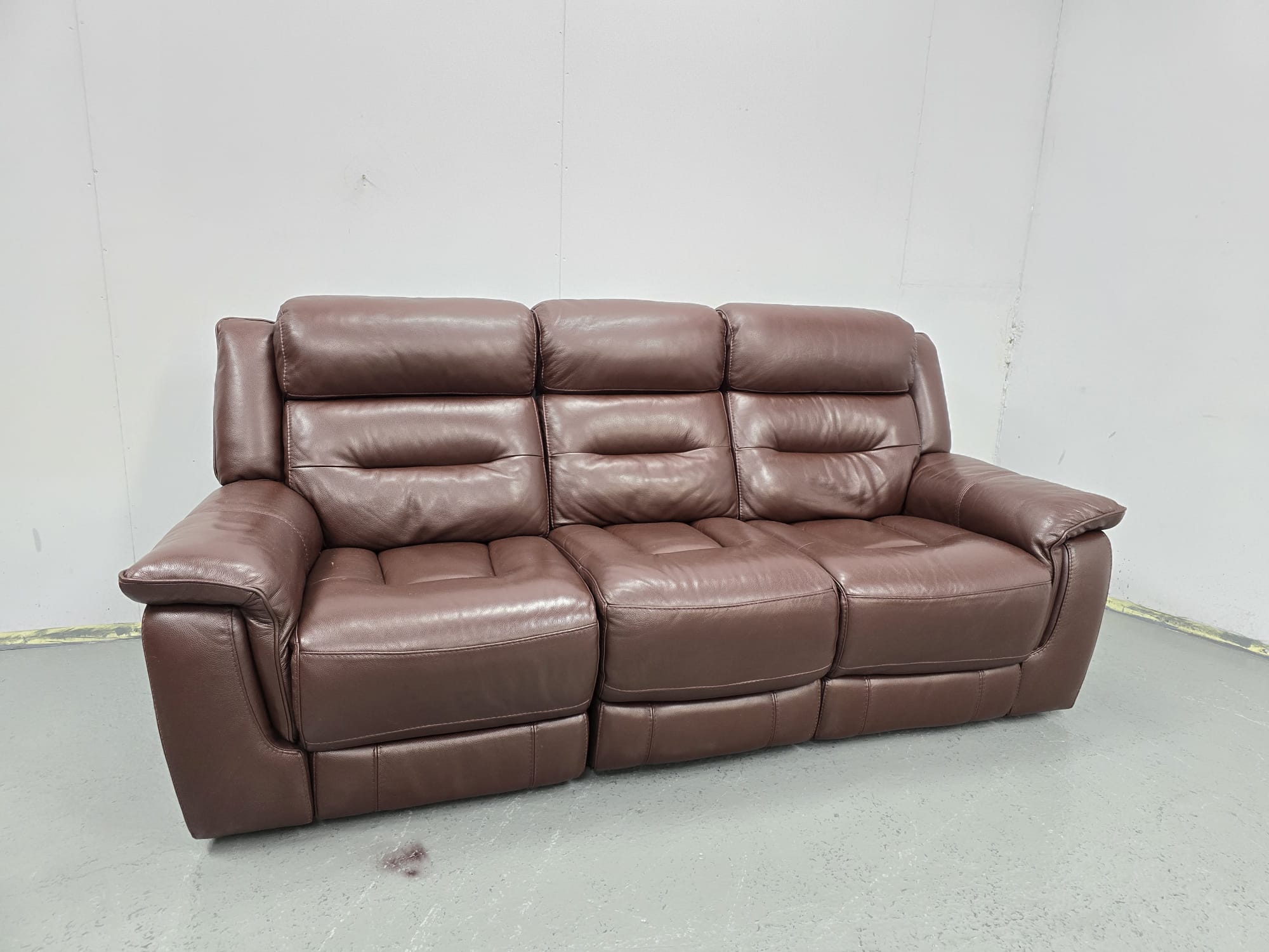 Ex display leather sofas for sale discount