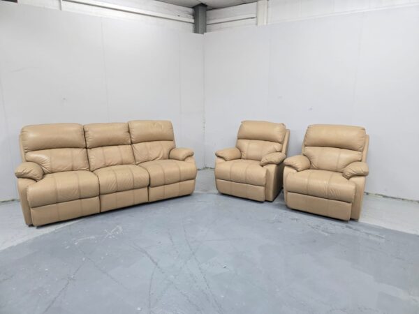 Leather 3 Piece Suite Recliner Sofa and Chairs - Image 2