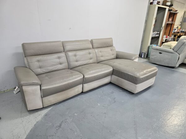 Harvey's Leather and Suede 3 Seater Electric Recliner Chaise - Image 3