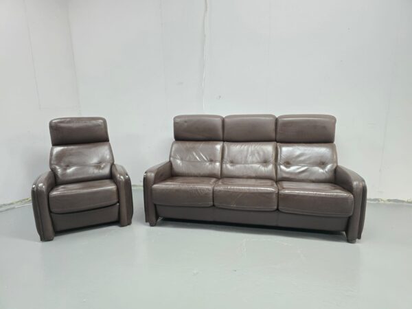 Brown Leather 3 and 1 Seater Standard Sofa and Recliner Chair - Image 4