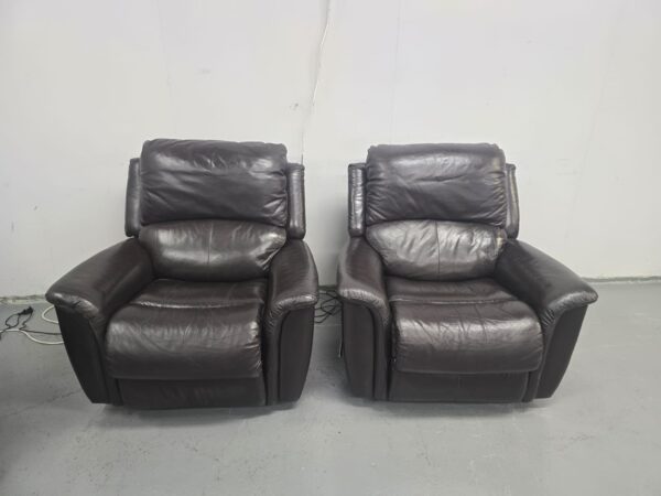 Lazyboy Leather 3 Piece Suite Standard Sofa and Recliner Chairs - Image 6