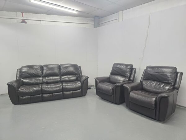Lazyboy Leather 3 Piece Suite Standard Sofa and Recliner Chairs - Image 3