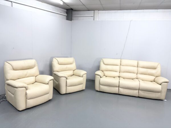 Lazyboy Cream Leather 3 Piece Suite Sofa and Chairs - Image 3