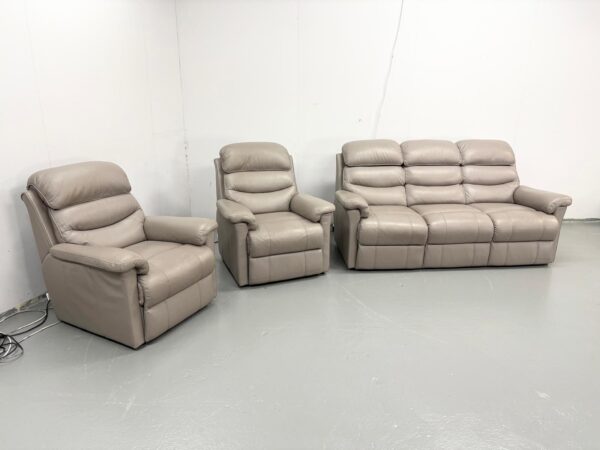 Lazyboy Grey Leather 3 Piece Suite Sofa and Chairs