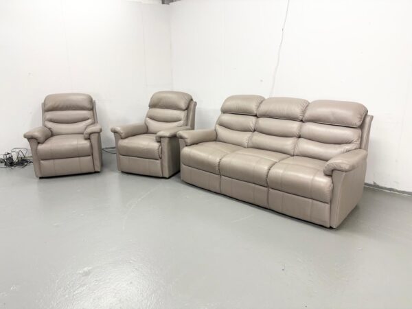 Lazyboy Grey Leather 3 Piece Suite Sofa and Chairs - Image 2