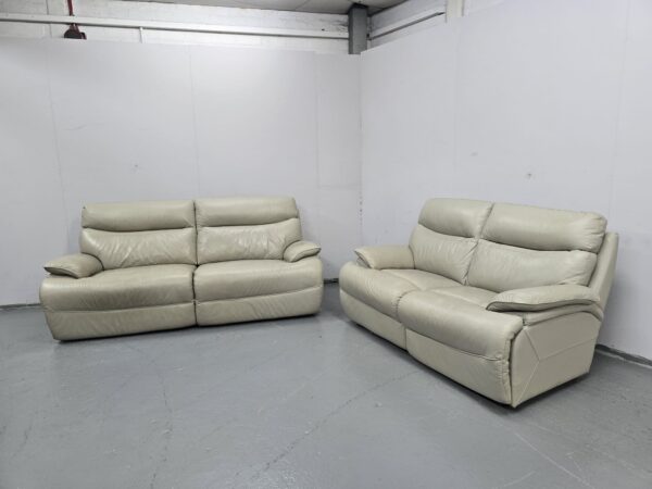 Lazyboy Leather 3 Seater Electric Recliner and 2 Seater Static Sofa - Image 2