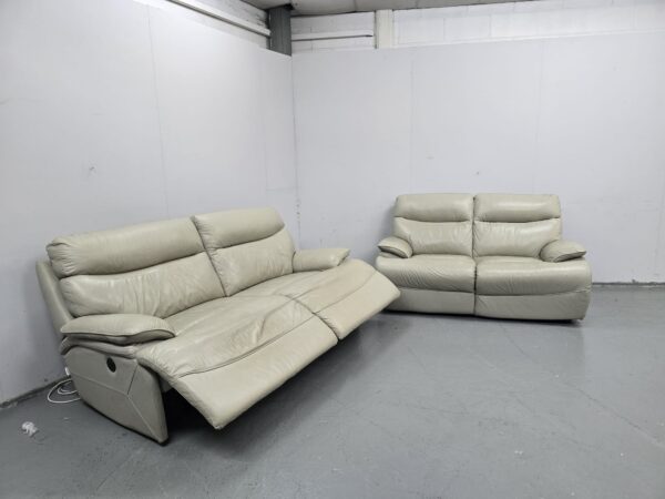 Lazyboy Leather 3 Seater Electric Recliner and 2 Seater Static Sofa - Image 5