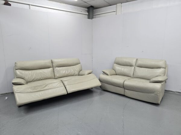 Lazyboy Leather 3 Seater Electric Recliner and 2 Seater Static Sofa - Image 6