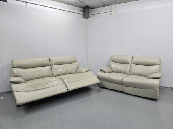 Lazyboy Leather 3 Seater Electric Recliner and 2 Seater Static Sofa - Image 7