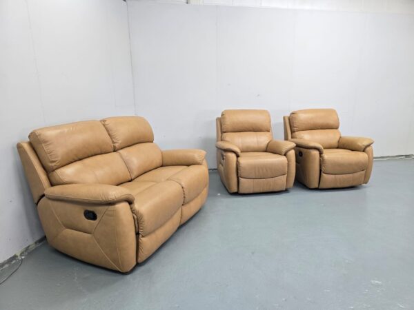 Dfs Beige Leather 3 Piece Suite Manual Recliner Sofa and Chairs - Image 3