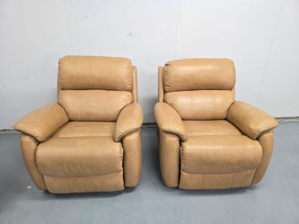 Dfs Beige Leather 3 Piece Suite Manual Recliner Sofa and Chairs - Image 5
