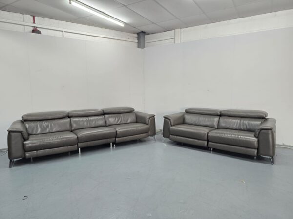 Ex Display Dfs Grey Leather Big 3 and 2 Seater Electric Recliner Sofas with USB