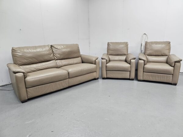 Oak Furniture Leather 3 Piece Suite Sofa and Chairs - Image 2