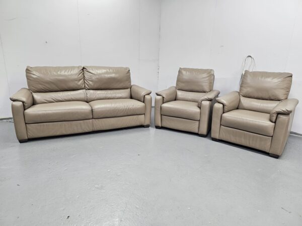 Oak Furniture Leather 3 Piece Suite Sofa and Chairs